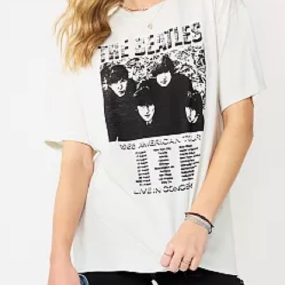 Juniors size Large T-shirt - Picture 4 of 7